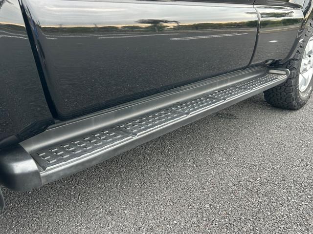 ハイラックスサーフ ＳＳＲ－Ｘリミテッド　ワンオーナー　後期型　４ＷＤ・２．７００ＣＣ　修復無　特別仕様　ＪＡＯＳ前後ハーフエアロ　ＢＦＧｏｏｄｒｉｃｈＡ／Ｔ　ＴＲＤマフラー　電動サンルーフ　ルーフレール　サイドステップ　ＨＤＤナビ・Ｂカメラ（50枚目）