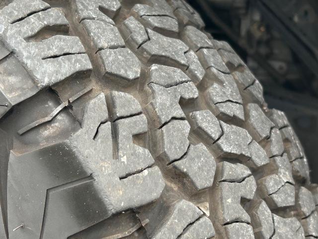 ハイラックスサーフ ＳＳＲ－Ｘリミテッド　ワンオーナー　後期型　４ＷＤ・２．７００ＣＣ　修復無　特別仕様　ＪＡＯＳ前後ハーフエアロ　ＢＦＧｏｏｄｒｉｃｈＡ／Ｔ　ＴＲＤマフラー　電動サンルーフ　ルーフレール　サイドステップ　ＨＤＤナビ・Ｂカメラ（59枚目）