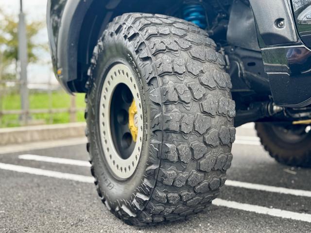 ランドクルーザープラド ＴＸ　社外足廻リフトアップ　ＢＩＬＳＴＥＩＮダンパー　ＭＯＴＯＲＡＧＥサス　ＳＯＬＩＤ１７ＡＷ　Ｇｉ☆ＧＥＡＲオ－バ－フェンダ　ＴＲＤマフラー　デフガード　ＡＬＰＡＩＮ９型メモリナビ・地デジ・Ｂカメラ・ＢＴ（61枚目）