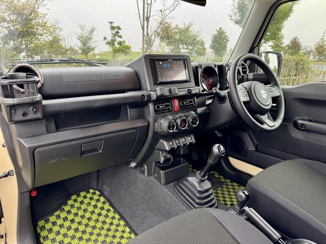 ジムニー XC 修復歴無 DAMDtheROOTSグリル 社外足廻リフトアップサス APIO16inchAW LEDヘッドライト carrozzeria7型ディスプレイオーディオ・Bカメラ シートヒーター 背面タイヤ(16枚目)