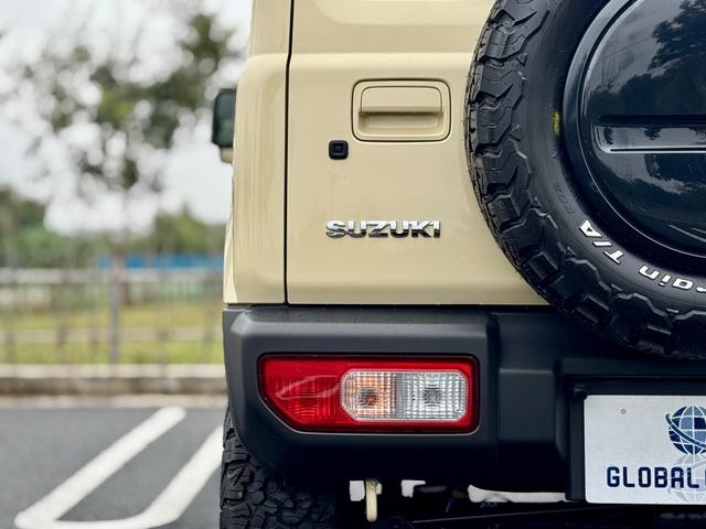 ジムニー XC 修復歴無 DAMDtheROOTSグリル 社外足廻リフトアップサス APIO16inchAW LEDヘッドライト carrozzeria7型ディスプレイオーディオ・Bカメラ シートヒーター 背面タイヤ(44枚目)