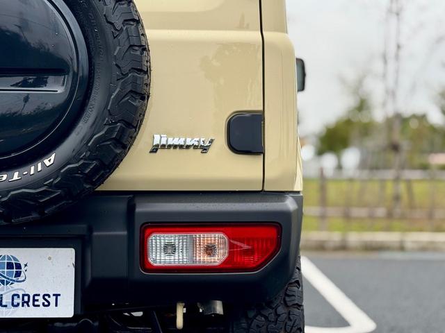 ジムニー XC 修復歴無 DAMDtheROOTSグリル 社外足廻リフトアップサス APIO16inchAW LEDヘッドライト carrozzeria7型ディスプレイオーディオ・Bカメラ シートヒーター 背面タイヤ(45枚目)