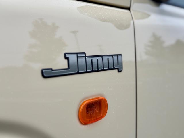 ジムニー XC 修復歴無 DAMDtheROOTSグリル 社外足廻リフトアップサス APIO16inchAW LEDヘッドライト carrozzeria7型ディスプレイオーディオ・Bカメラ シートヒーター 背面タイヤ(52枚目)