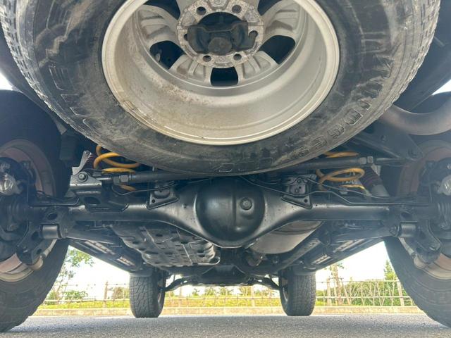 ハイラックスサーフ ＳＳＲ－Ｘ　後期型　修復無　社外足廻リフトアップ　ＳＨＶＥＬサス　ＲＡＮＣＨＯショック　ラテラルロッド　ＦＪ純正１７インチＡＷ　ＲＥＮＥＧＡＤＥＡ／Ｔ　ｓｔｒａｄａ７型メモリナビ・フルセグ・Ｂカメラ・ＢＴ　ＥＴＣ（54枚目）