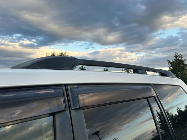 ランドクルーザープラド ＴＸ　社外足廻リフトアップ　ＫＥＤＤＩＳサス　ＡＲＢショック　ラテラルロッド　ＤＥＬＴＡＦＯＲＣＥ１７ｉｎｃｈＡＷ　ＷＩＬＤＰＥＡＫ　Ｍ／Ｔ　ＧＡＮＡＤＯＲマフラー　７型ＨＤＤナビ・ＢＴ・Ｂカメラ　ＥＴＣ（15枚目）