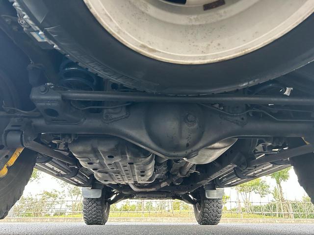 ランドクルーザープラド ＴＸ　社外足廻リフトアップ　ＫＥＤＤＩＳサス　ＡＲＢショック　ラテラルロッド　ＤＥＬＴＡＦＯＲＣＥ１７ｉｎｃｈＡＷ　ＷＩＬＤＰＥＡＫ　Ｍ／Ｔ　ＧＡＮＡＤＯＲマフラー　７型ＨＤＤナビ・ＢＴ・Ｂカメラ　ＥＴＣ（23枚目）