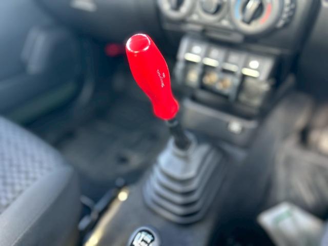 ジムニー ＸＧ　修復歴無　５速ＭＴ　ＭＯＮＳＴＥＲ　ＳＰＯＲＴ足廻リフトアップ　リーディングアーム　トレーリングアーム　ＰＥＭＭＹＬＡＮＥ前後バンパー　ＧＥＯＬＡＮＤＡＲ　Ｍ／Ｔ　社外マフラー　パイオニア７型ＳＤナビ（28枚目）