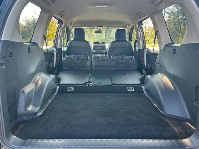 ランドクルーザープラド TX 新車保証書・記録簿 修復無 ONESAS2インチリフトアップ KMC20inchAW サイドステップ ルーフレール リアスポイラー マルチテレインセレクト 黒レザーシートカバー ETC スマートキー(23枚目)