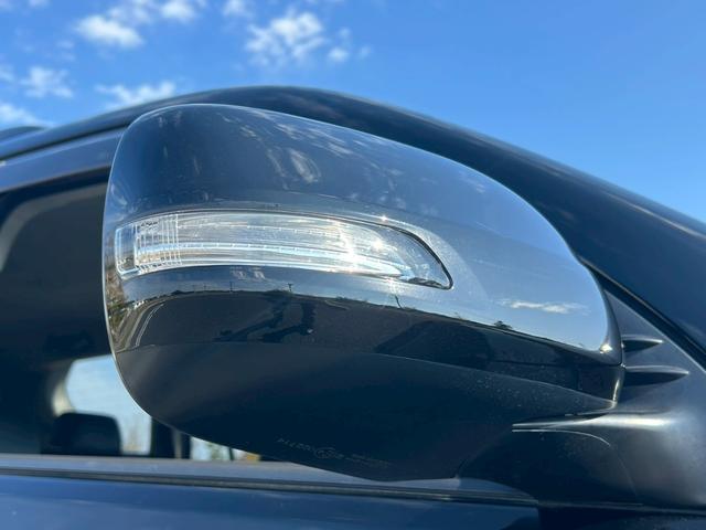 ランドクルーザープラド TX 新車保証書・記録簿 修復無 ONESAS2インチリフトアップ KMC20inchAW サイドステップ ルーフレール リアスポイラー マルチテレインセレクト 黒レザーシートカバー ETC スマートキー(44枚目)