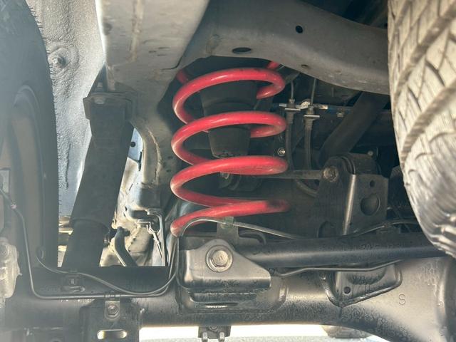 ランドクルーザープラド TX 新車保証書・記録簿 修復無 ONESAS2インチリフトアップ KMC20inchAW サイドステップ ルーフレール リアスポイラー マルチテレインセレクト 黒レザーシートカバー ETC スマートキー(53枚目)