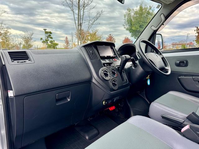 タウンエースバン GL 1年保証付・修復歴無 タコス製ハナ 架装ハイルーフ 走行24,600km 5人乗り 1ナンバー登録車両 最大積載量750kg 両側スライドドア 社外7型メモリーナビ・TV ETC キーレス スペアキー(17枚目)