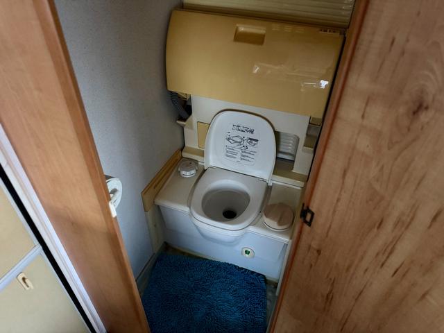 デリカD:5 修復無 JAOSスキッドバー・グリル 両側パワスラ 電動リアゲート 社外ナビ・Bカメラ Rockford 牽引免許不要トリガノキャンピングカー サイドオーニング ガスコンロ トイレ AC100V冷蔵庫(56枚目)