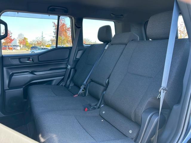 ランドクルーザー２５０ ＧＸ　ディーゼルターボ　新車保証書・記録簿　禁煙車　運転支援　ルーフレール　コーナーセンサー　純正ディスプレイオーディオ・ＴＶ・ＨＤＭＩ　全周囲カメラ　ナノイーエアコン　純正フロアマット　トノカバー　ＢＳＭ（21枚目）