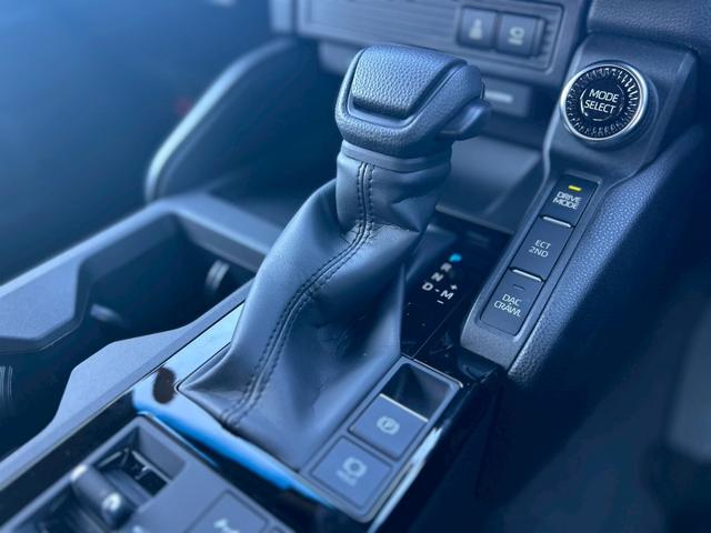 ランドクルーザー２５０ ＧＸ　ディーゼルターボ　新車保証書・記録簿　禁煙車　運転支援　ルーフレール　コーナーセンサー　純正ディスプレイオーディオ・ＴＶ・ＨＤＭＩ　全周囲カメラ　ナノイーエアコン　純正フロアマット　トノカバー　ＢＳＭ（32枚目）