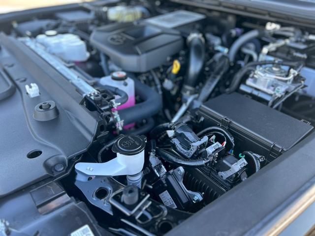 ランドクルーザー２５０ ＧＸ　ディーゼルターボ　新車保証書・記録簿　禁煙車　運転支援　ルーフレール　コーナーセンサー　純正ディスプレイオーディオ・ＴＶ・ＨＤＭＩ　全周囲カメラ　ナノイーエアコン　純正フロアマット　トノカバー　ＢＳＭ（71枚目）