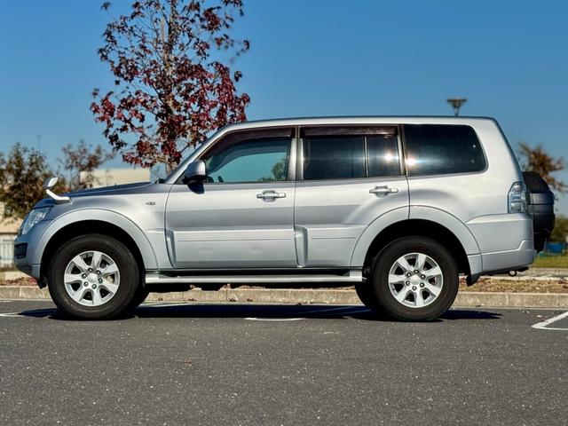 ご覧いただき誠に有難うございます。【ＧＬＯＢＡＬ　ＣＲＥＳＴ　幸手店】　埼玉県幸手市の１０００坪ほどの広大な敷地に常時１５０台以上展示しております。屋内でご覧いただくことも可能です。