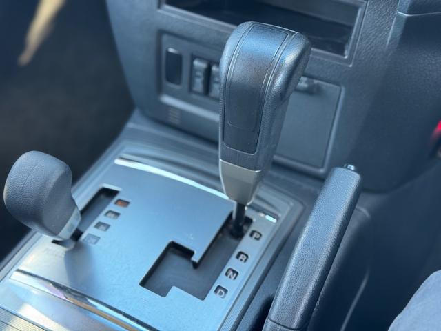 当店では修復歴の有無を全車に表示致します。走行距離をお調べする「走行距離管理システム」で距離に不正が無いかもチェック済みになり、車両の情報など詳細をお伝えさせていただきます。