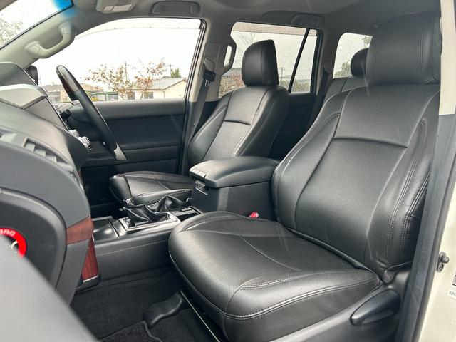 ランドクルーザープラド ＴＸ　新車保証書・記録簿　修復無　ＧＥＯＬＡＮＤＡＲ３５×１２．５ｉｎｃｈＭ／Ｔ　ＲＯＡＤＨＯＵＳＥオーバーフェンダー　Ｎ－ＦＡＢサイドステップ　ＧＡＮＡＤＯＲマフラー　ヒッチメンバー　ＳＤナビ・Ｂカメラ（17枚目）