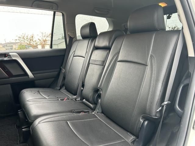 ランドクルーザープラド ＴＸ　新車保証書・記録簿　修復無　ＧＥＯＬＡＮＤＡＲ３５×１２．５ｉｎｃｈＭ／Ｔ　ＲＯＡＤＨＯＵＳＥオーバーフェンダー　Ｎ－ＦＡＢサイドステップ　ＧＡＮＡＤＯＲマフラー　ヒッチメンバー　ＳＤナビ・Ｂカメラ（19枚目）
