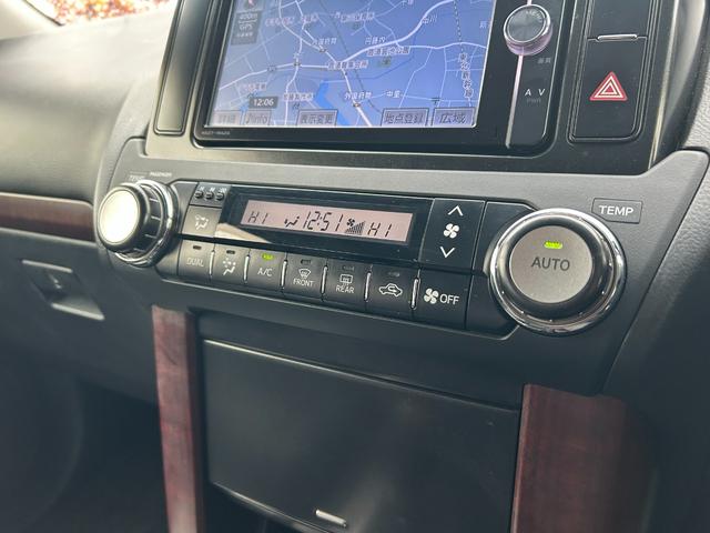 ランドクルーザープラド ＴＸ　新車保証書・記録簿　修復無　ＧＥＯＬＡＮＤＡＲ３５×１２．５ｉｎｃｈＭ／Ｔ　ＲＯＡＤＨＯＵＳＥオーバーフェンダー　Ｎ－ＦＡＢサイドステップ　ＧＡＮＡＤＯＲマフラー　ヒッチメンバー　ＳＤナビ・Ｂカメラ（30枚目）