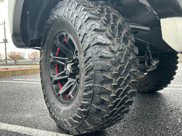 ランドクルーザープラド ＴＸ　新車保証書・記録簿　修復無　ＧＥＯＬＡＮＤＡＲ３５×１２．５ｉｎｃｈＭ／Ｔ　ＲＯＡＤＨＯＵＳＥオーバーフェンダー　Ｎ－ＦＡＢサイドステップ　ＧＡＮＡＤＯＲマフラー　ヒッチメンバー　ＳＤナビ・Ｂカメラ（53枚目）