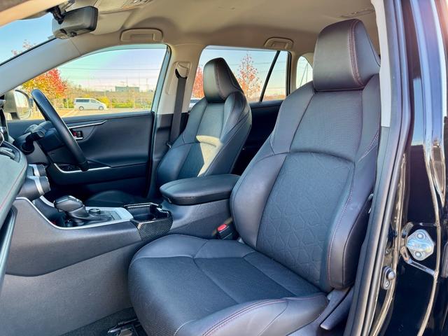 ＲＡＶ４ アドベンチャー　オフロードパッケージ　特別仕様車　ワンオ－ナ－　ＪＡＯＳプロテクタ－キット・リフトアップ　ＧＩ★ＧＥＡＲヒッチメンバ－　ＣＲＩＭＳＯＮ１６ＡＷ　ベ－スキャリア　純正ディスプレイオ－ディオ　全周囲カメラ　冷暖房付パワ－シ－ト（19枚目）