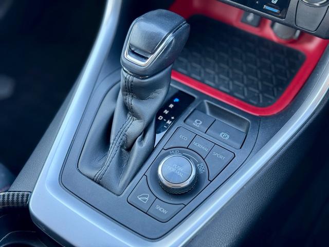 ＲＡＶ４ アドベンチャー　オフロードパッケージ　特別仕様車　ワンオ－ナ－　ＪＡＯＳプロテクタ－キット・リフトアップ　ＧＩ★ＧＥＡＲヒッチメンバ－　ＣＲＩＭＳＯＮ１６ＡＷ　ベ－スキャリア　純正ディスプレイオ－ディオ　全周囲カメラ　冷暖房付パワ－シ－ト（32枚目）