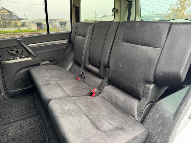 パジェロ ロング　ＧＲ　後期型　修復無　ディーゼルターボ　純正１７ＡＷ　サイドステップ　ルーフレール　背面タイヤ　リアフォグ　ＣＵＲＴヒッチメンバー　Ｃｌａｒｉｏｎ７型ナビ・ＴＶ・バックカメラ・ＢＴ　シートヒーター　ＥＴＣ（14枚目）