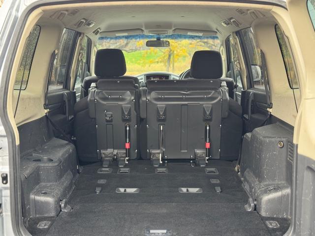 パジェロ ロング　ＧＲ　後期型　修復無　ディーゼルターボ　純正１７ＡＷ　サイドステップ　ルーフレール　背面タイヤ　リアフォグ　ＣＵＲＴヒッチメンバー　Ｃｌａｒｉｏｎ７型ナビ・ＴＶ・バックカメラ・ＢＴ　シートヒーター　ＥＴＣ（20枚目）