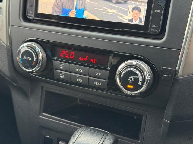 パジェロ ロング　ＧＲ　後期型　修復無　ディーゼルターボ　純正１７ＡＷ　サイドステップ　ルーフレール　背面タイヤ　リアフォグ　ＣＵＲＴヒッチメンバー　Ｃｌａｒｉｏｎ７型ナビ・ＴＶ・バックカメラ・ＢＴ　シートヒーター　ＥＴＣ（26枚目）