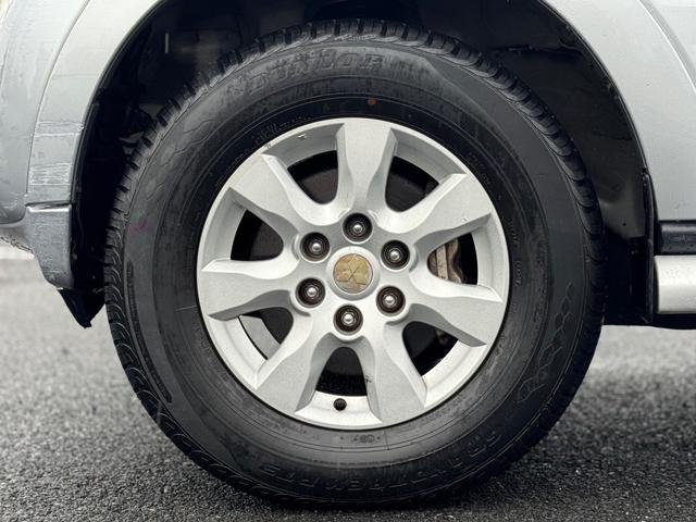 パジェロ ロング　ＧＲ　後期型　修復無　ディーゼルターボ　純正１７ＡＷ　サイドステップ　ルーフレール　背面タイヤ　リアフォグ　ＣＵＲＴヒッチメンバー　Ｃｌａｒｉｏｎ７型ナビ・ＴＶ・バックカメラ・ＢＴ　シートヒーター　ＥＴＣ（34枚目）