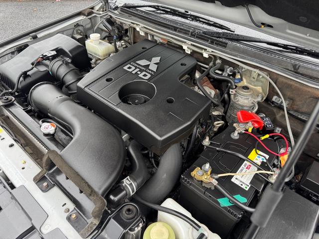 パジェロ ロング　ＧＲ　後期型　修復無　ディーゼルターボ　純正１７ＡＷ　サイドステップ　ルーフレール　背面タイヤ　リアフォグ　ＣＵＲＴヒッチメンバー　Ｃｌａｒｉｏｎ７型ナビ・ＴＶ・バックカメラ・ＢＴ　シートヒーター　ＥＴＣ（37枚目）