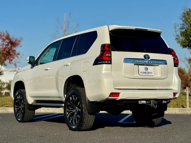 ランドクルーザープラド ＴＸ　Ｌパッケージ　修復無　ＤＵＢＬＥ　ＥＩＧＨＴフロントグリル　サンルーフ　リフトアップ社外足回り　ＴＺ－Ｇ用サイドステップ　プロコンプショックＡＬＰＩＮＥ９インチナビ　シートヒーター　パワーシート　クリアランスソナー（14枚目）