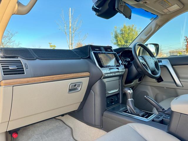 ランドクルーザープラド ＴＸ　Ｌパッケージ　修復無　ＤＵＢＬＥ　ＥＩＧＨＴフロントグリル　サンルーフ　リフトアップ社外足回り　ＴＺ－Ｇ用サイドステップ　プロコンプショックＡＬＰＩＮＥ９インチナビ　シートヒーター　パワーシート　クリアランスソナー（17枚目）