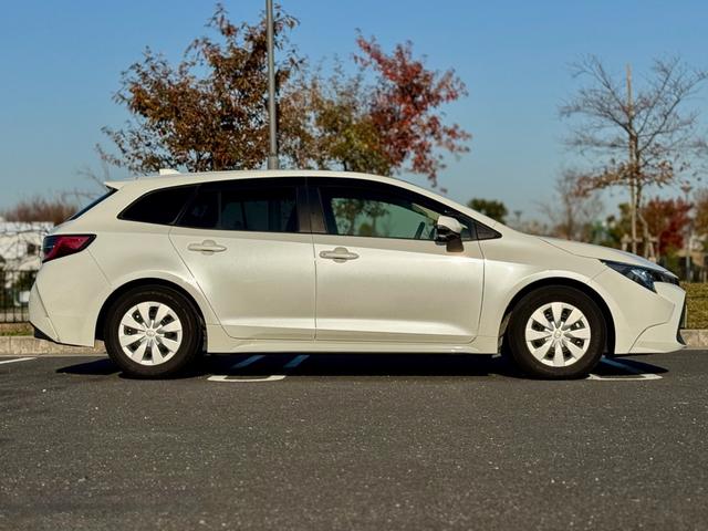 カローラツーリング ハイブリッド　Ｇ－Ｘ　プラス　ユーザー様買取車　特別仕様　禁煙車　修復歴無　運転支援　ＬＥＤヘッドライト　Ｆフォグ　コーナーセンサー　レーダークルコン　純正ディスプレイオーディオ　純正マット　トノカバー　ＥＴＣ２．０　スマートキー（9枚目）