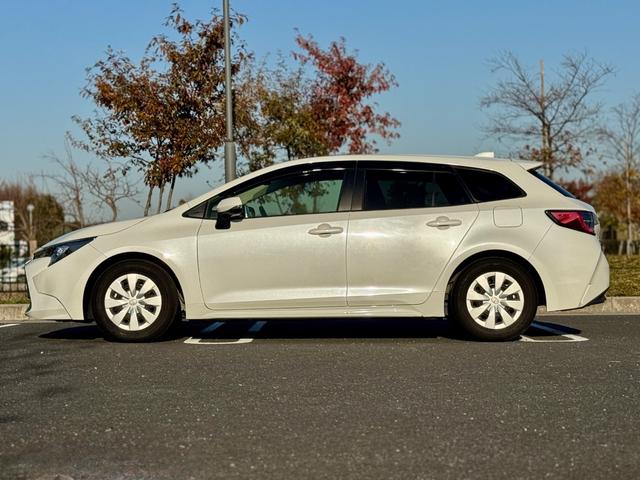 カローラツーリング ハイブリッド　Ｇ－Ｘ　プラス　ユーザー様買取車　特別仕様　禁煙車　修復歴無　運転支援　ＬＥＤヘッドライト　Ｆフォグ　コーナーセンサー　レーダークルコン　純正ディスプレイオーディオ　純正マット　トノカバー　ＥＴＣ２．０　スマートキー（10枚目）