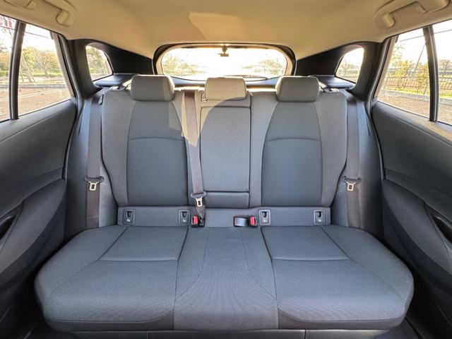 カローラツーリング ハイブリッド　Ｇ－Ｘ　プラス　ユーザー様買取車　特別仕様　禁煙車　修復歴無　運転支援　ＬＥＤヘッドライト　Ｆフォグ　コーナーセンサー　レーダークルコン　純正ディスプレイオーディオ　純正マット　トノカバー　ＥＴＣ２．０　スマートキー（22枚目）