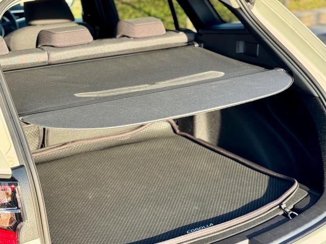 カローラツーリング ハイブリッド　Ｇ－Ｘ　プラス　ユーザー様買取車　特別仕様　禁煙車　修復歴無　運転支援　ＬＥＤヘッドライト　Ｆフォグ　コーナーセンサー　レーダークルコン　純正ディスプレイオーディオ　純正マット　トノカバー　ＥＴＣ２．０　スマートキー（25枚目）