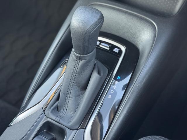 カローラツーリング ハイブリッド　Ｇ－Ｘ　プラス　ユーザー様買取車　特別仕様　禁煙車　修復歴無　運転支援　ＬＥＤヘッドライト　Ｆフォグ　コーナーセンサー　レーダークルコン　純正ディスプレイオーディオ　純正マット　トノカバー　ＥＴＣ２．０　スマートキー（33枚目）