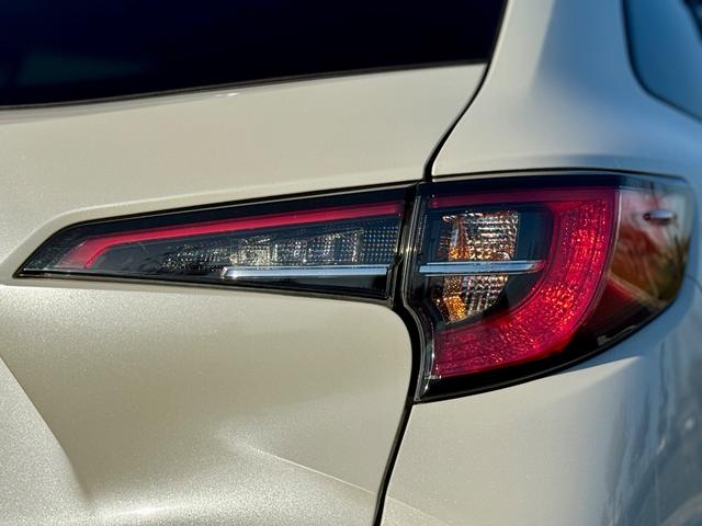 カローラツーリング ハイブリッド　Ｇ－Ｘ　プラス　ユーザー様買取車　特別仕様　禁煙車　修復歴無　運転支援　ＬＥＤヘッドライト　Ｆフォグ　コーナーセンサー　レーダークルコン　純正ディスプレイオーディオ　純正マット　トノカバー　ＥＴＣ２．０　スマートキー（54枚目）