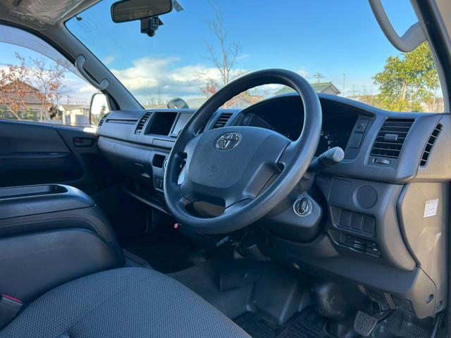 ハイエースワゴン DX 修復無 4WD 10人乗 ベージュ全塗装 GI★GEARルーフカーゴ ホワイトリボンタイヤ インナ-ブラックLEDヘッドライト 純正スライド小窓 純正ナビ・BT・Bカメラ ETC ドアバイザ キーレス(16枚目)