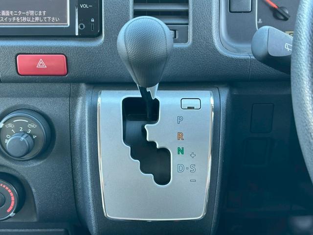 ハイエースワゴン DX 修復無 4WD 10人乗 ベージュ全塗装 GI★GEARルーフカーゴ ホワイトリボンタイヤ インナ-ブラックLEDヘッドライト 純正スライド小窓 純正ナビ・BT・Bカメラ ETC ドアバイザ キーレス(25枚目)