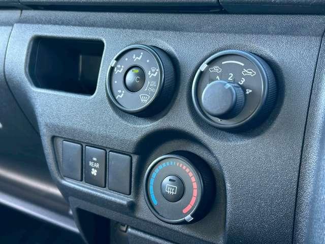 ハイエースワゴン DX 修復無 4WD 10人乗 ベージュ全塗装 GI★GEARルーフカーゴ ホワイトリボンタイヤ インナ-ブラックLEDヘッドライト 純正スライド小窓 純正ナビ・BT・Bカメラ ETC ドアバイザ キーレス(28枚目)