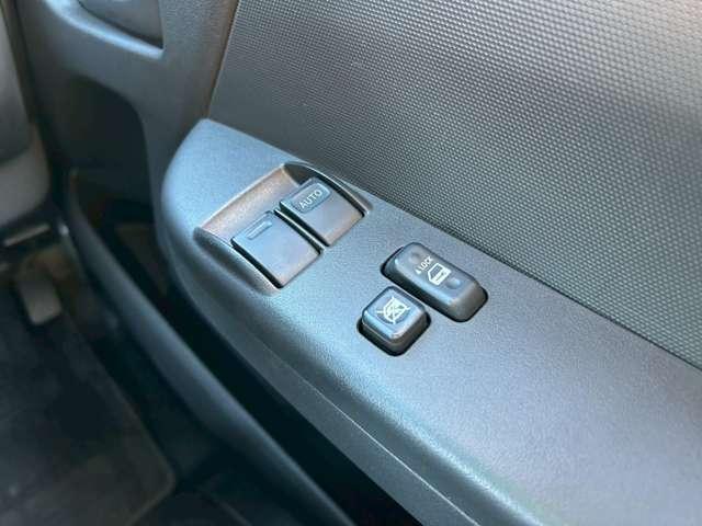 ハイエースワゴン DX 修復無 4WD 10人乗 ベージュ全塗装 GI★GEARルーフカーゴ ホワイトリボンタイヤ インナ-ブラックLEDヘッドライト 純正スライド小窓 純正ナビ・BT・Bカメラ ETC ドアバイザ キーレス(29枚目)