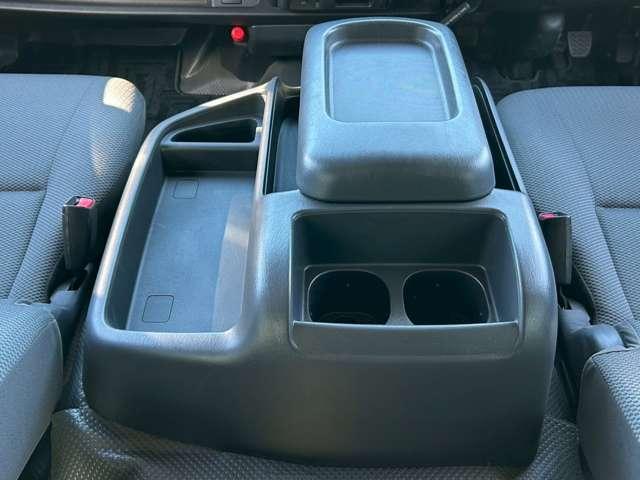 ハイエースワゴン DX 修復無 4WD 10人乗 ベージュ全塗装 GI★GEARルーフカーゴ ホワイトリボンタイヤ インナ-ブラックLEDヘッドライト 純正スライド小窓 純正ナビ・BT・Bカメラ ETC ドアバイザ キーレス(30枚目)