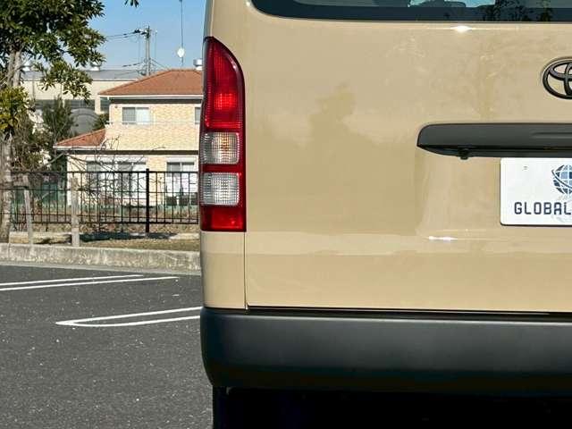 ハイエースワゴン DX 修復無 4WD 10人乗 ベージュ全塗装 GI★GEARルーフカーゴ ホワイトリボンタイヤ インナ-ブラックLEDヘッドライト 純正スライド小窓 純正ナビ・BT・Bカメラ ETC ドアバイザ キーレス(38枚目)