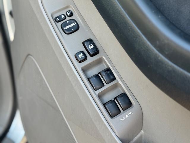 ハイラックスサーフ ＳＳＲ－Ｘ　後期　修復無　社外足廻リフトアップ　ＮＩＴＲＯ　ＰＯＷＥＲ１７ｉｎｃｈＡＷ　社外フロントグリル　Ｆフォグ　純正サイドステップ　ドアバイザ－　開閉式リアウインドウ　７型ナビ・ＴＶ・バックカメラ　ＥＴＣ（32枚目）