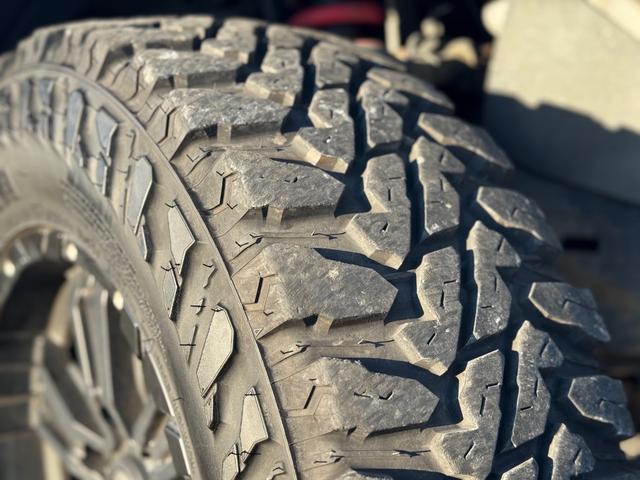 ハイラックスサーフ ＳＳＲ－Ｘ　後期　修復無　社外足廻リフトアップ　ＮＩＴＲＯ　ＰＯＷＥＲ１７ｉｎｃｈＡＷ　社外フロントグリル　Ｆフォグ　純正サイドステップ　ドアバイザ－　開閉式リアウインドウ　７型ナビ・ＴＶ・バックカメラ　ＥＴＣ（50枚目）