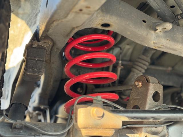 ハイラックスサーフ ＳＳＲ－Ｘ　後期　修復無　社外足廻リフトアップ　ＮＩＴＲＯ　ＰＯＷＥＲ１７ｉｎｃｈＡＷ　社外フロントグリル　Ｆフォグ　純正サイドステップ　ドアバイザ－　開閉式リアウインドウ　７型ナビ・ＴＶ・バックカメラ　ＥＴＣ（53枚目）