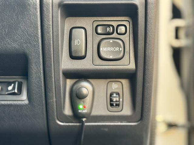 キックス RX 全国対応1年保証付 4速A/T・ターボ 4WD リフトアップ 社外15AW 社外ラテラルロッド パイプガード LED作業灯 フォグランプ ドアバイザー ディスプレイオーディオ キーレス 電動格納ミラー(33枚目)